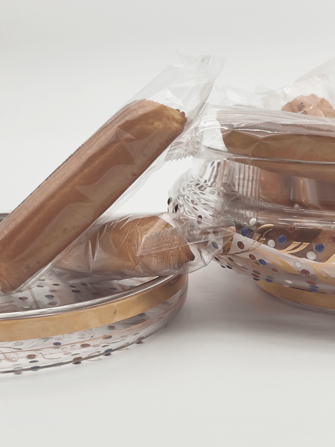 Boîte ouverte avec biscuits - Boîte à biscuits peinte à la main