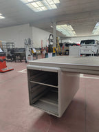 Caisson à étagères, en atelier - Bureau de direction Prominent