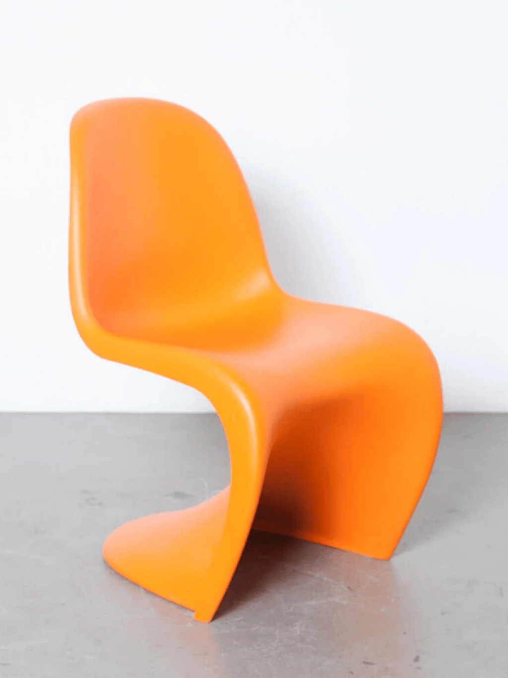 Vue de trois quarts - Chaise Panton