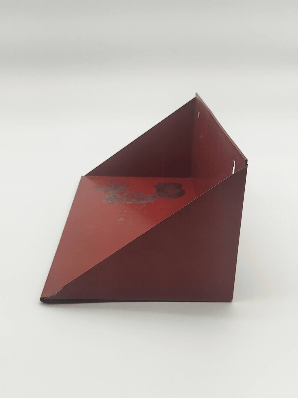 Étagère murale ZT1954, Constant Nieuwenhuijs, acier bordeaux (1954)