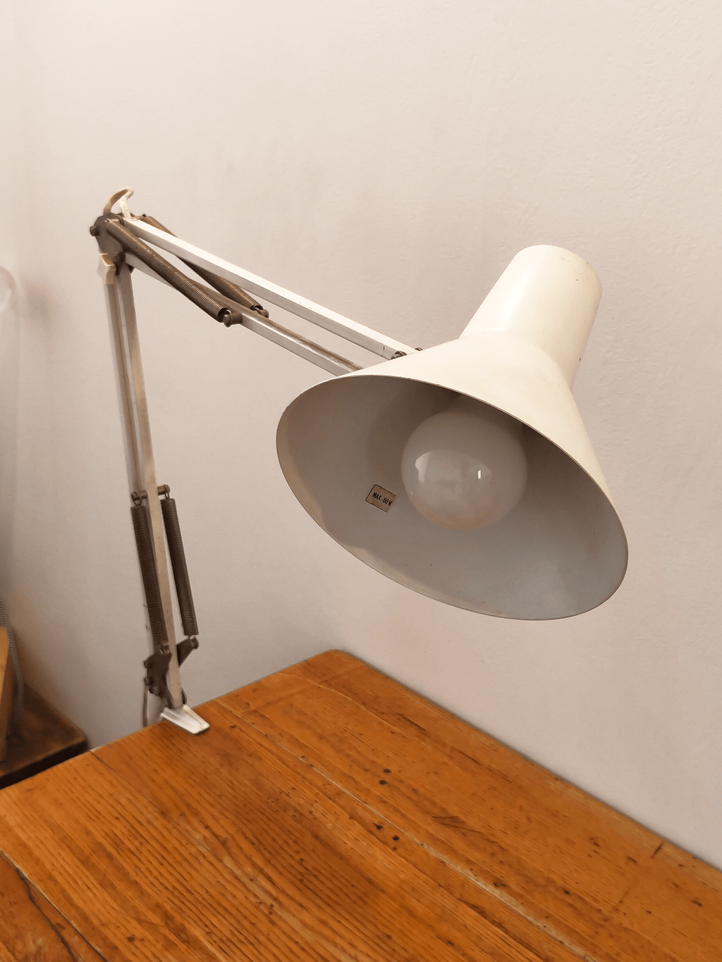 Shade, front view - Articulated arm architect lamp