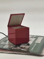 Couvercle relevé - Lampe de table Cuboluce
