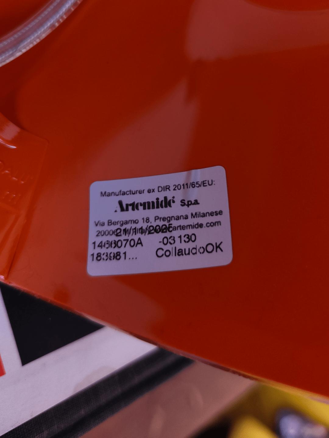 Detail van het Artemide-label - Tafellamp Dalù