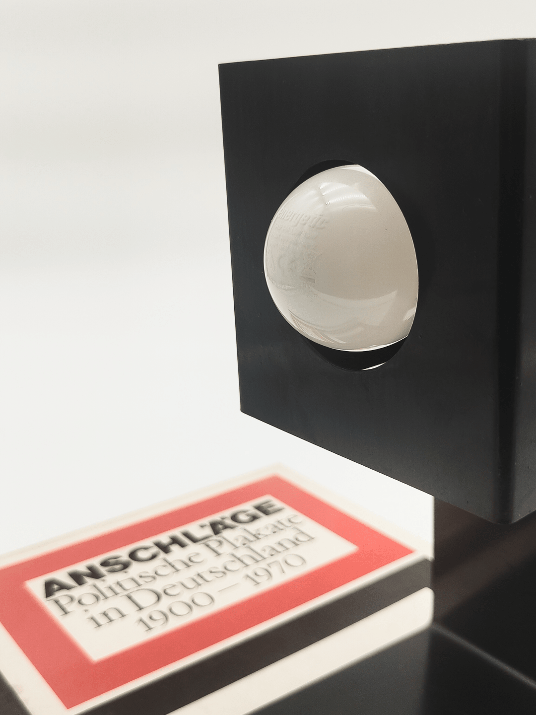 Détail de l'ouverture et de l'ampoule - Lampe de table NTS 7