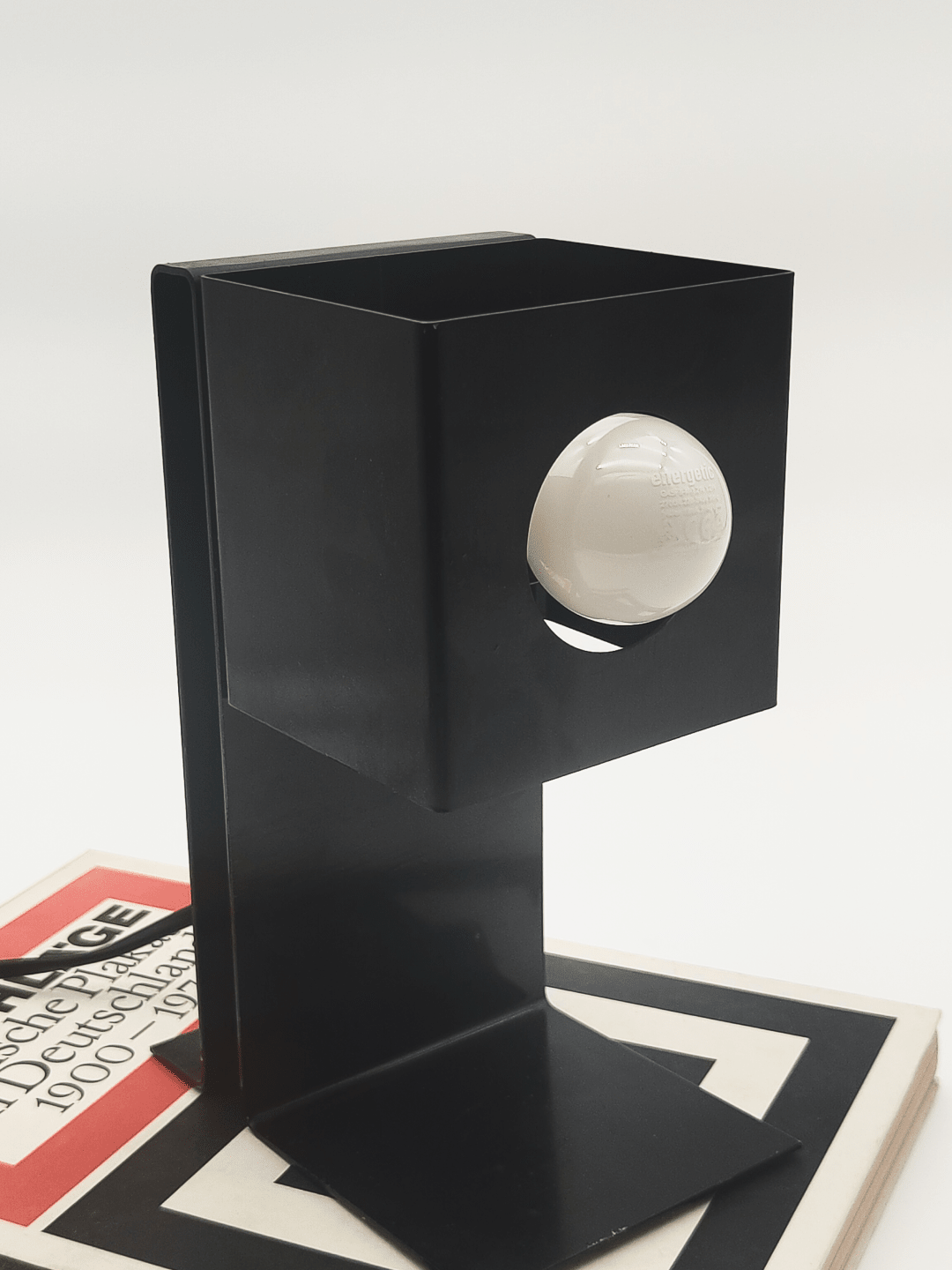 Vue de face - Lampe de table NTS 7