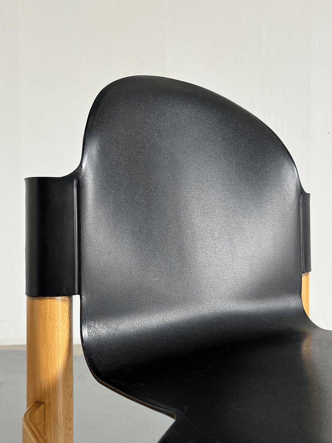 Détail du dossier - Lot de 5 chaises Flex