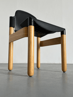 Détail de l'assise et des pieds, vue de côté - Lot de 5 chaises Flex