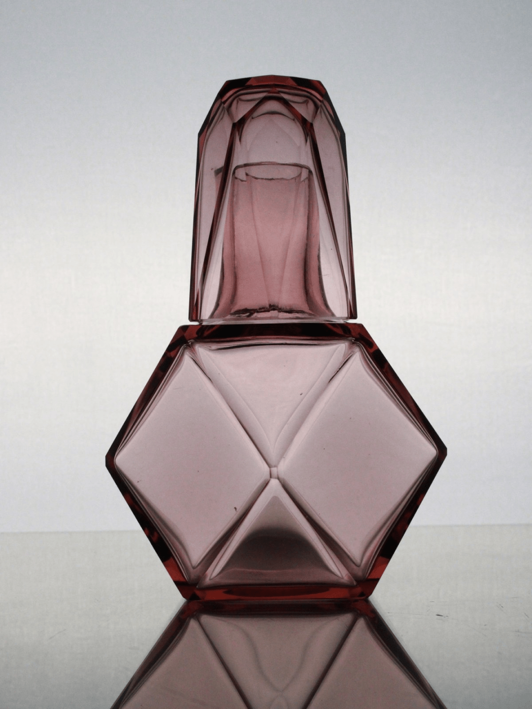 Carafe coiffée de son verre - Service de toilette Art Déco