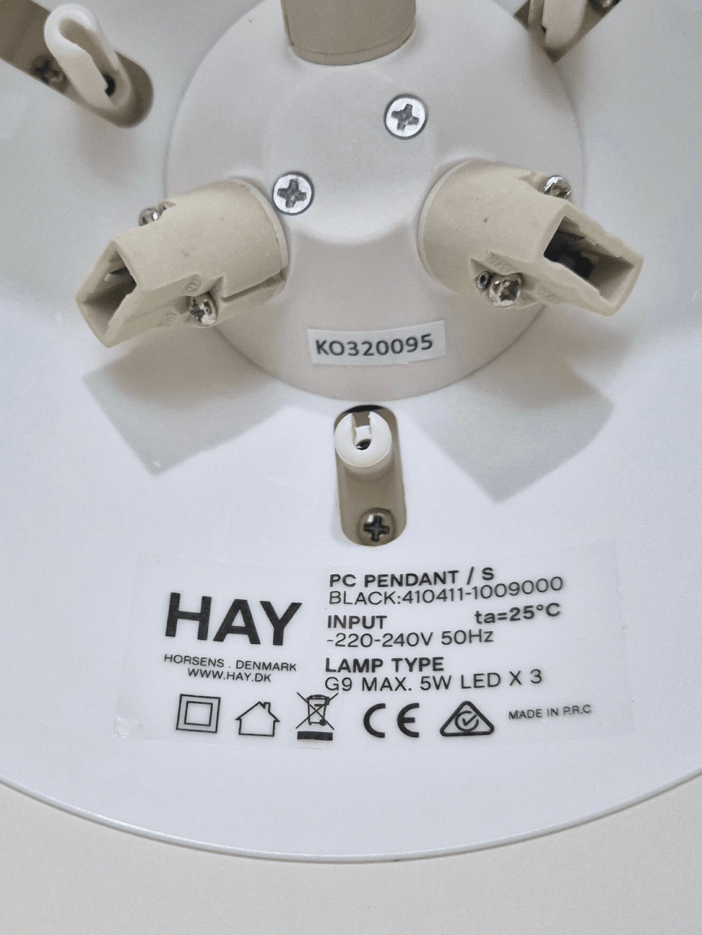 Détail de l'étiquette HAY et de la douille - Suspension PC Pendant S